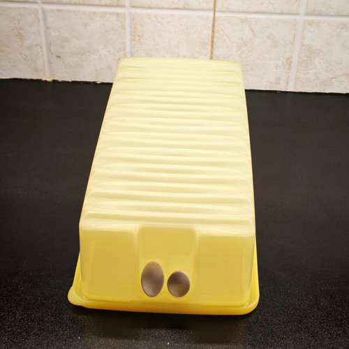 Tupperware storage container 2lt like new with ventilation system