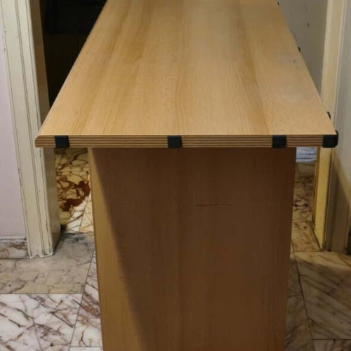 Office desk like new with sliding shelves and wheels