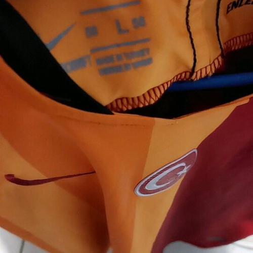 Galatasaray training jersey authentic like new (large)
