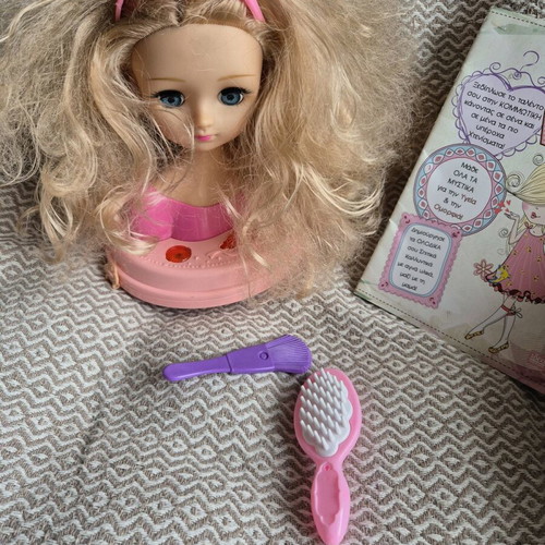 Anastasia doll speaking Greek like new, educational and interactive