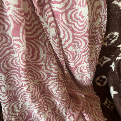 Scarves like new, colorful pack