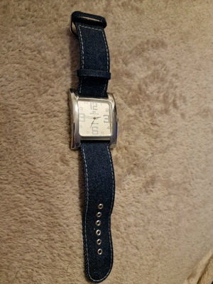 Donna Vivian wristwatch like new with denim strap