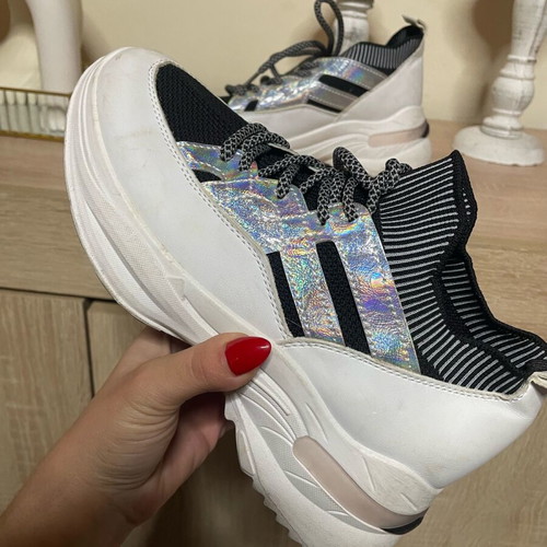 Snickers women's size 38 athletic shoes used, black and white