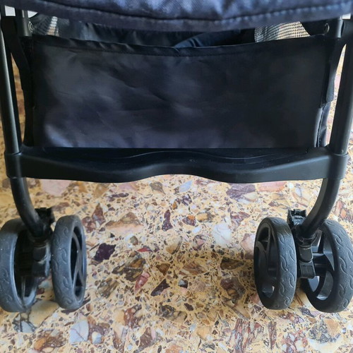 Piu'leggero stroller used with broken bar