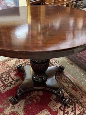 Oval antique table like new, 91x62 cm, height 68 cm