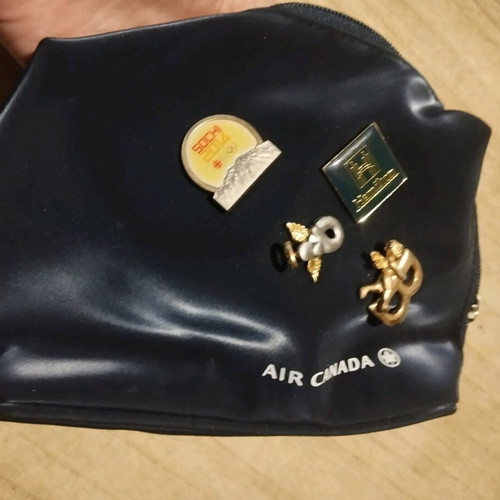 Air Canada Collectible Neseser with Pins used, vintage
