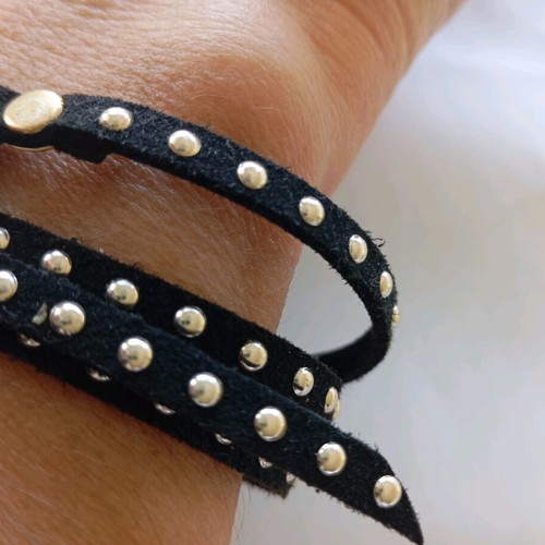 Rock bracelet with black cord and studs adjustable