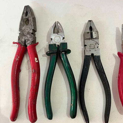 Set of 7 various hand tools used