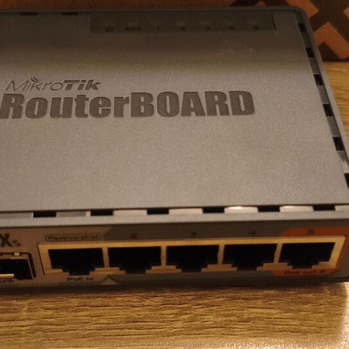 MikroTik hEX S Router with 5 Gigabit Ports and SFP Port like new