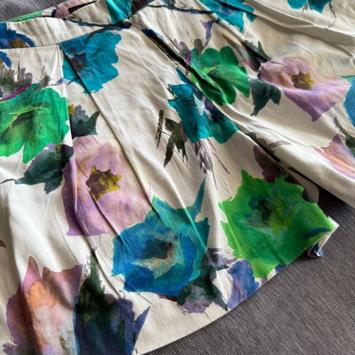 Zara floral shorts A-line used, size M, white multicolor