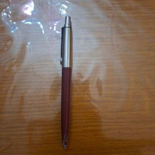 Parker pen used dark burgundy color