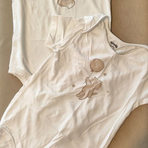 Baby bodysuits used, pack of 5, age 24-36 months