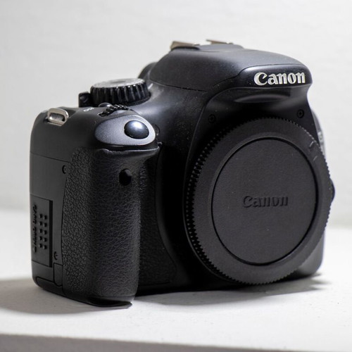 Canon EOS 550D DSLR Camera body like new
