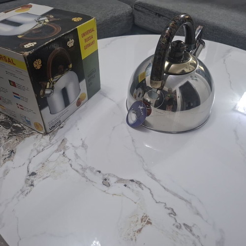 Universal Stainless Steel Kettle 2.5L New with Whistle