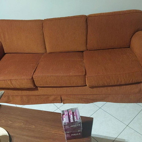 Living room set with three-seat sofa, two-seat sofa, stool and table made of baked beech, like new, chenille fabric brick red