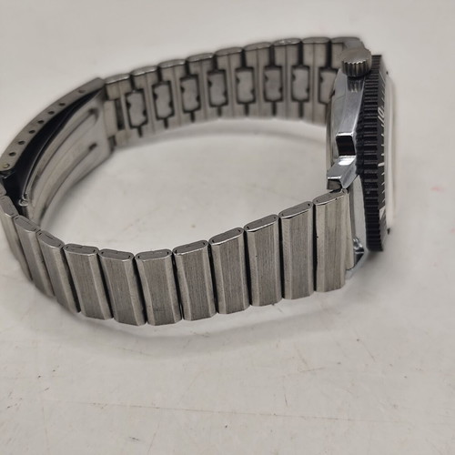 Tempic 1970s Quartz Mens Watch, white dial, new old stock