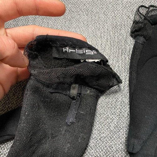 Women’s black lace detail gloves used
