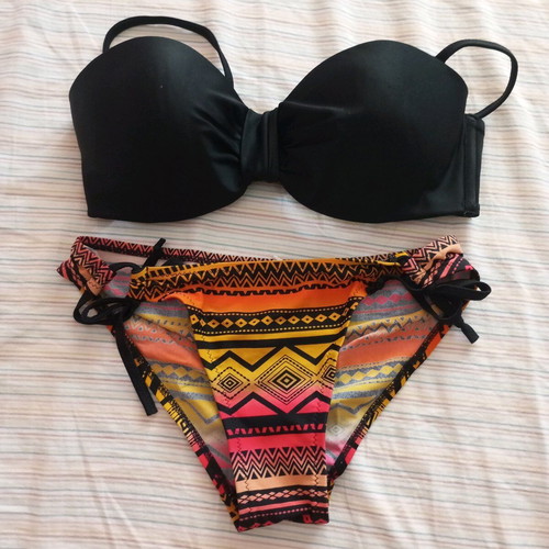 Swimsuit like new, black and multicolor, club neuf