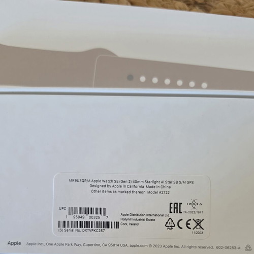 Apple Watch 40mm like new with extra straps and bracelet