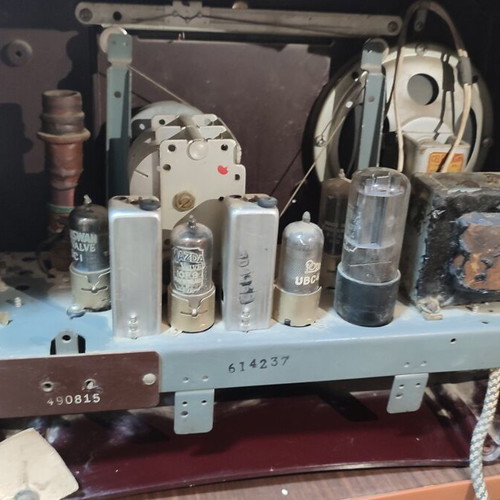Murphy Radio Type TU222 vintage tube radio (1952-1953)