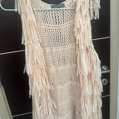 Knitted summer sleeveless top with fringes like new, cool and comfortable