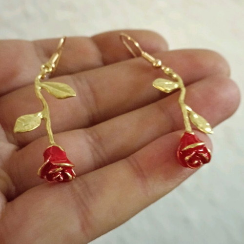 Vintage women's long rose earrings new, unused