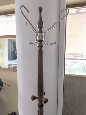 Wooden coat rack used in good condition