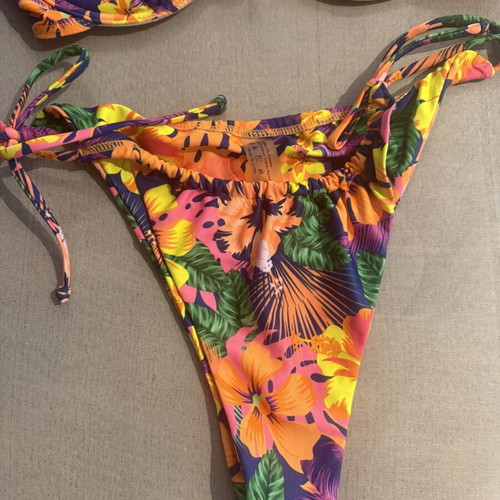 Bikini with Tropical Pattern Large used, colorful