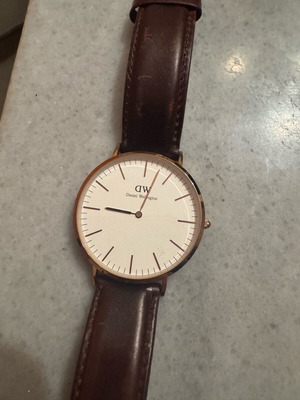 Daniel Wellington wristwatch used, brown
