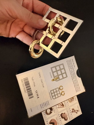 Huzzle Cast Duet metal puzzle Level 3 Hanayama brain teaser