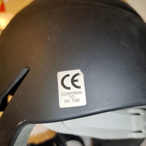 Mystic water sports helmet S/M black matte like new