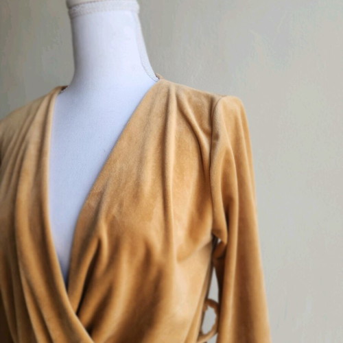 Dresses like new, beige, sizes M and L