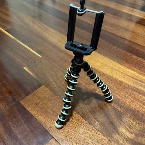 Mobile phone stand 14cm like new