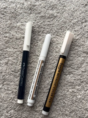 White markers set of 3, new