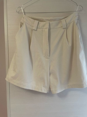 Nadia Rapti leatherette shorts like new, size M, beige