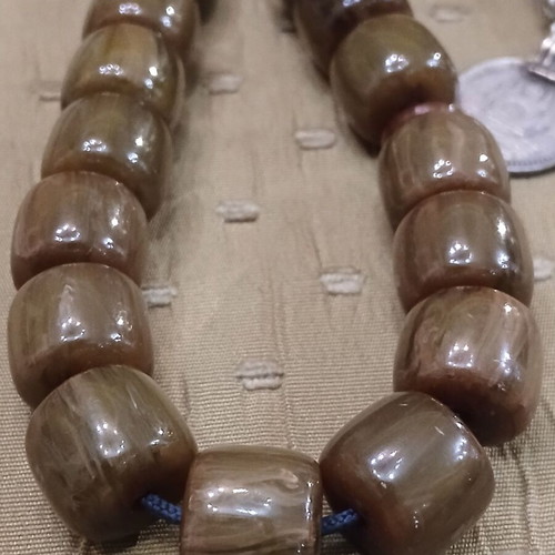 Bakelite komboloi worry beads, marble type, 33 beads