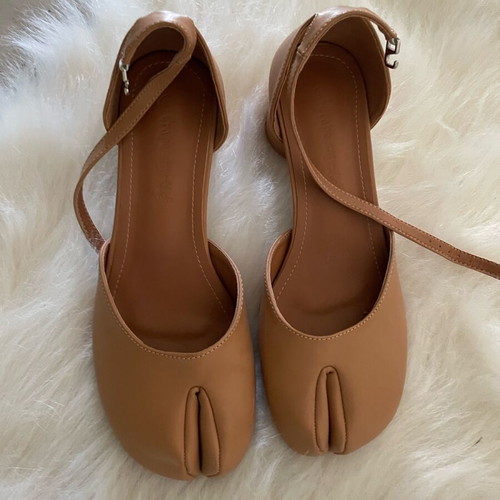 Beige ballerinas with low heel, new, size 38