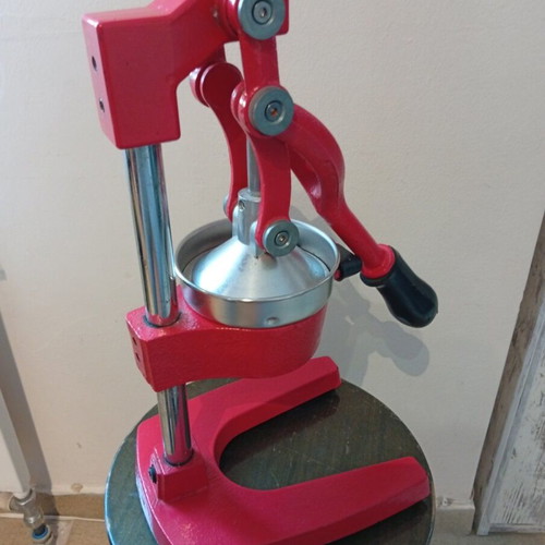 Pomegranate and citrus juicer used heavy-duty type