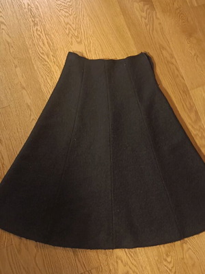 Wool A-line skirt used, black, size M