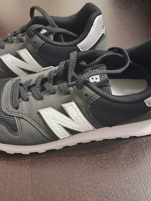 New Balance athletic shoes like new, gray anthracite size 39