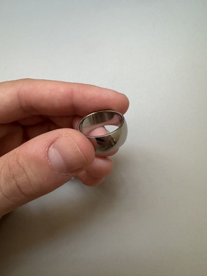 Minimal silver ring like new, classic design