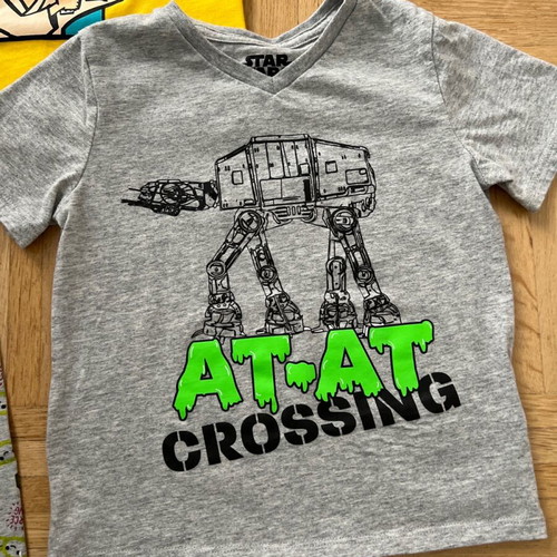 Star Wars set like new for 3 years old, 2 t-shirts and leggings