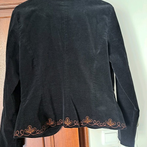 Velvet jacket size Large like new, black