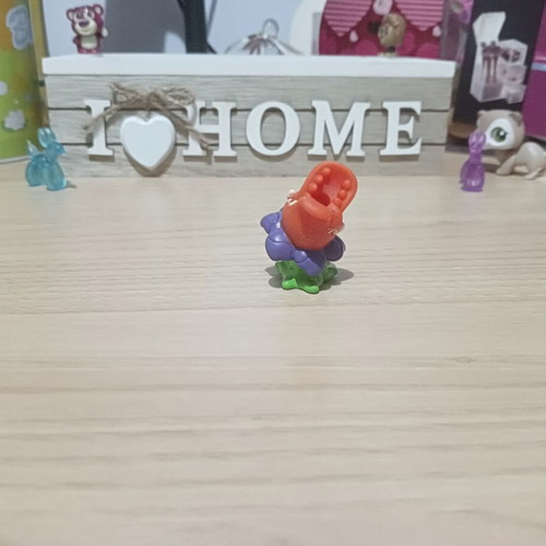 5 Surprise Mini Brands Plant Figure like new, squishy type