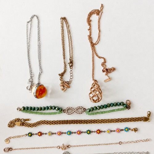Mixed Jewellery Lot of 8 Pieces like new