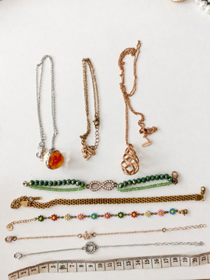 Mixed Jewellery Lot of 8 Pieces like new