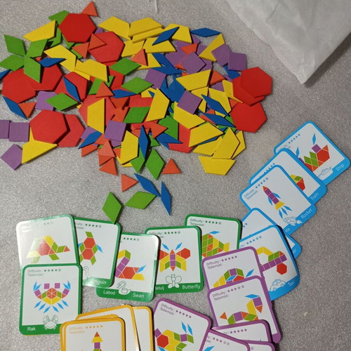 Wooden Tangram Educational Game with Pattern Cards like new