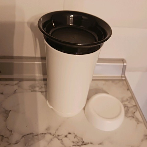 Tupperwer Powdered Sugar Shaker new
