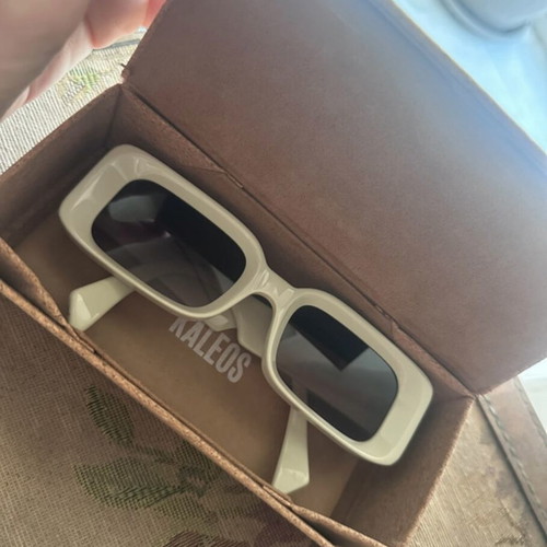 Kaleos Barbarella sunglasses like new, white
