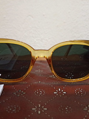 Zara sunglasses new 150 mm yellow frame, dark gray lenses unisex